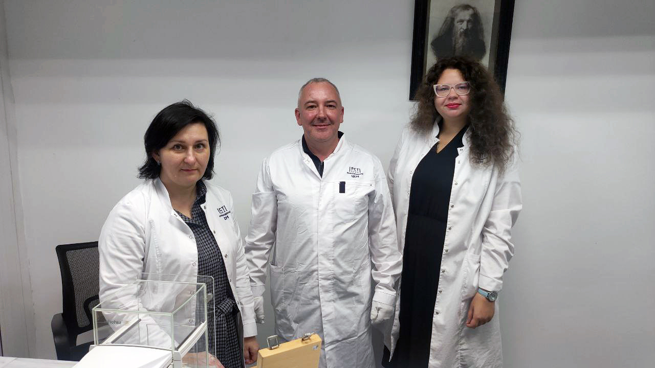 Нижегородский ЦСМ посетил учёный-хранитель Государственного первичного эталона единицы массы Юрий Каменских