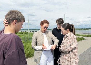 Фото 6 к новости Юные нижегородцы измерили высоту реплики Шуховской башни и познакомились с метрологией в День защиты детей